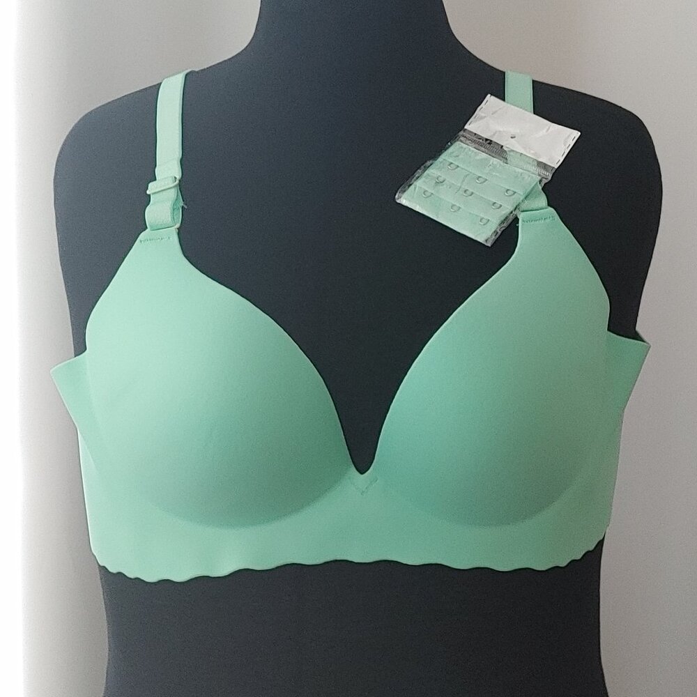 Bras - Picture 2 of 3